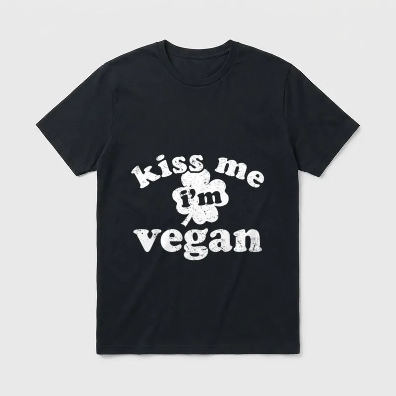 Kiss Me I'm Vegan St T-Shirt – Distressed white shamrock with Kiss me i'm vegan text – Classic T-Shirt in Black