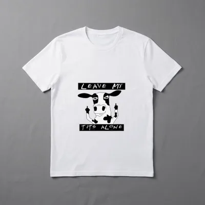 Leave my tits alone T-Shirt – Grumpy cow raising hooves with text LEAVE MY TITS ALONE – Classic T-Shirt in Black