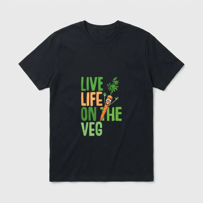 Funny vegetarian live T-Shirt – Text reading LIVE LIFE ON THE VEG with cartoon carrot character – Classic T-Shirt in Black